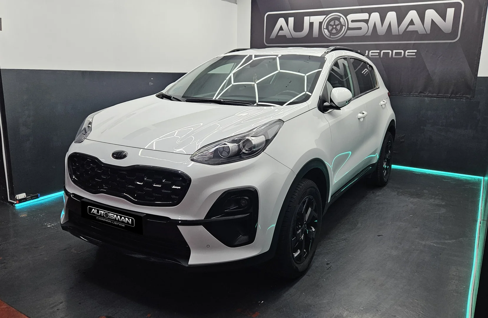KIA Sportage 1.6 GDi Black Edition 4x2 2021 Gasolina Blanco - Vista lateral